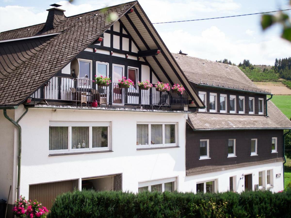 Bauernhofpension Wiebelhaus-Mester Lennestadt Exterior foto